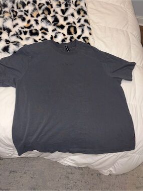 gray quiksilver tee